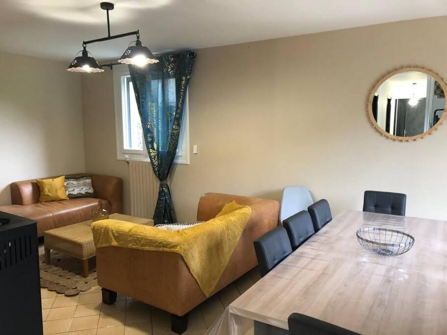Laveissière Maison Individuelle מראה חיצוני תמונה